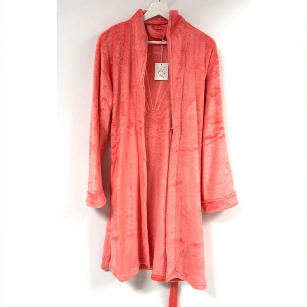 Salt Sisters Plush Shell Robe. - Picture 5 of 10